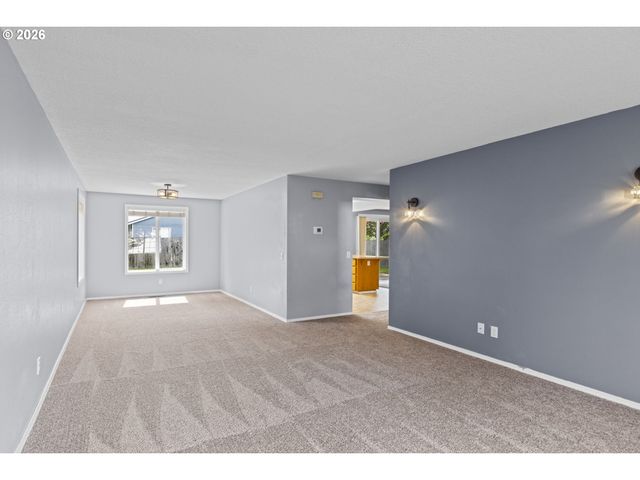 21558 Sw LONGACRE St, Beaverton, OR 97003