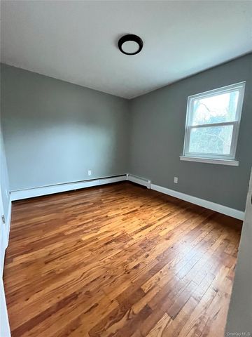 100 Lexington Avenue, Holbrook, NY 11741