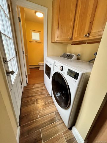 100 Lexington Avenue, Holbrook, NY 11741