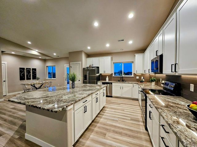 576 E Earl Dr, Pueblo West, CO 81007