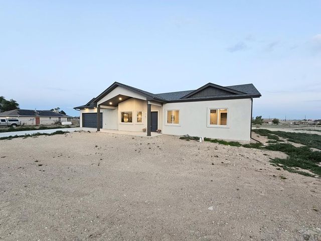 576 E Earl Dr, Pueblo West, CO 81007
