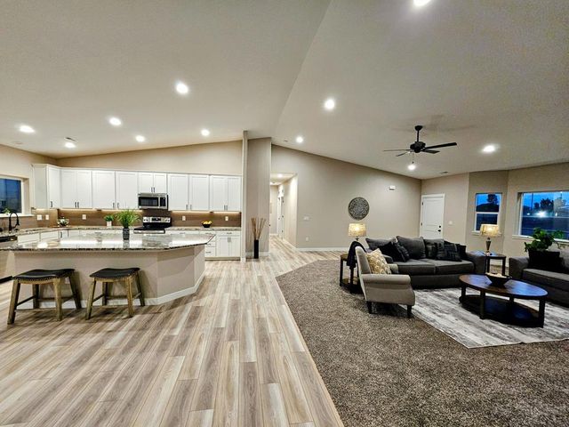 576 E Earl Dr, Pueblo West, CO 81007