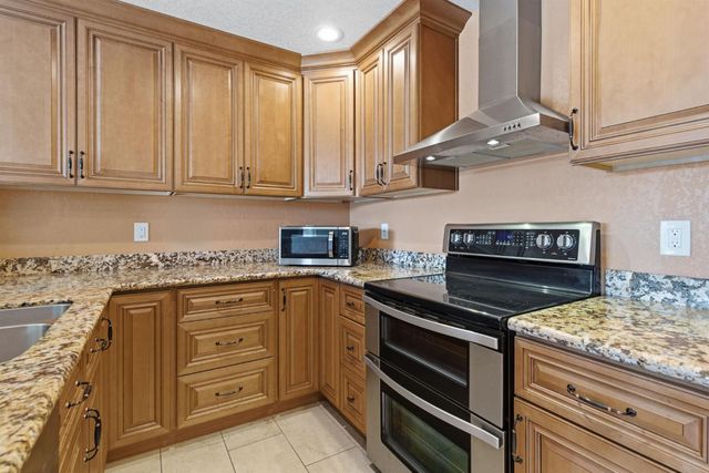 7348 Lighthouse Dr, Stockton, CA 95219