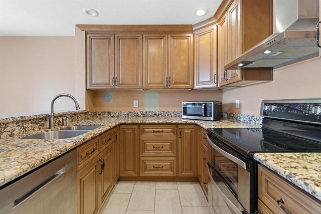 7348 Lighthouse Dr, Stockton, CA 95219