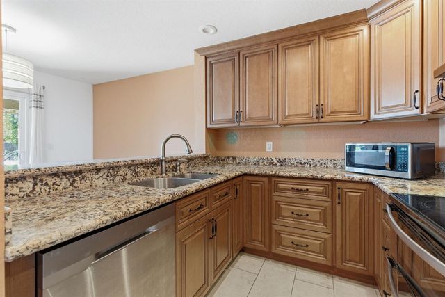 7348 Lighthouse Dr, Stockton, CA 95219