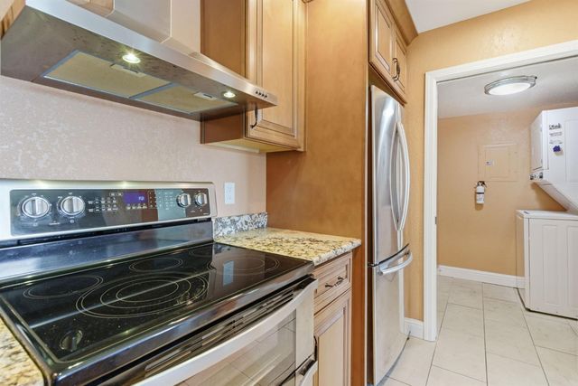 7348 Lighthouse Dr, Stockton, CA 95219