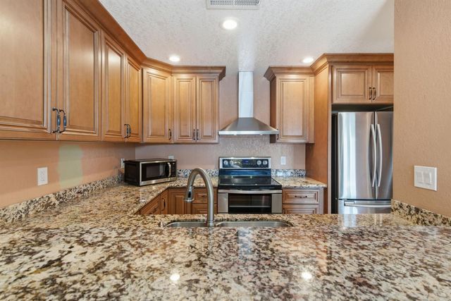 7348 Lighthouse Dr, Stockton, CA 95219