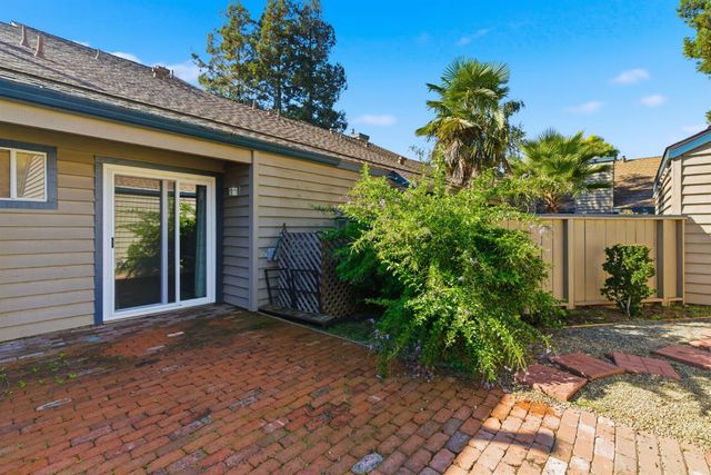 7348 Lighthouse Dr, Stockton, CA 95219