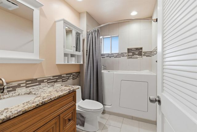 7348 Lighthouse Dr, Stockton, CA 95219