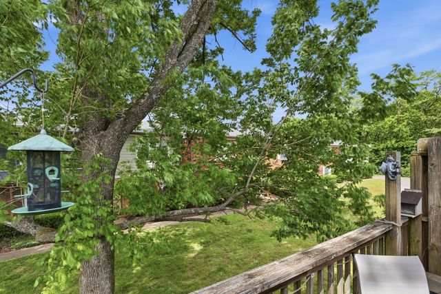 925 Coarsey Dr, Nashville, TN 37217