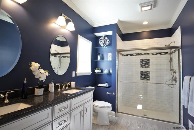 17 Wyatt's Way, Clifton Park, NY 12065