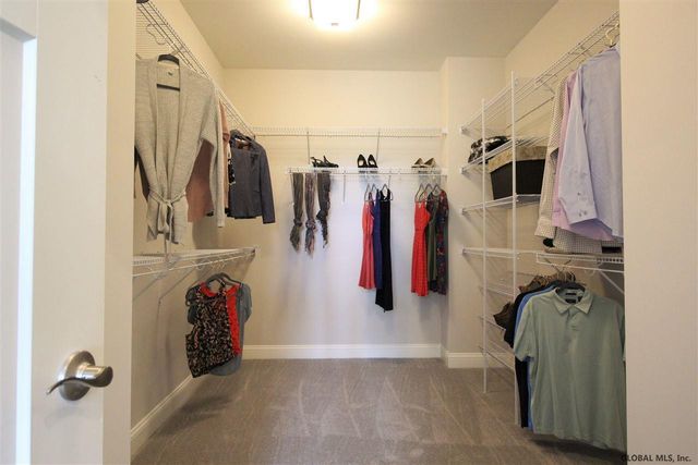 17 Wyatt's Way, Clifton Park, NY 12065