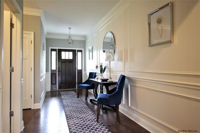 17 Wyatt's Way, Clifton Park, NY 12065