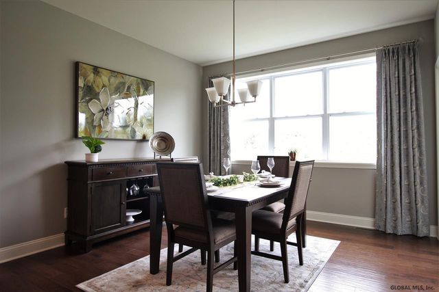 17 Wyatt's Way, Clifton Park, NY 12065