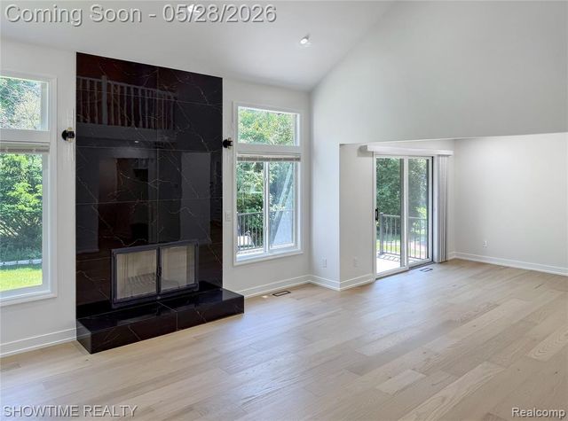23010 Willowbrook Drive, Farmington, MI 48335
