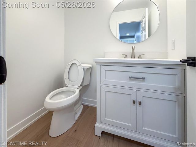 23010 Willowbrook Drive, Farmington, MI 48335
