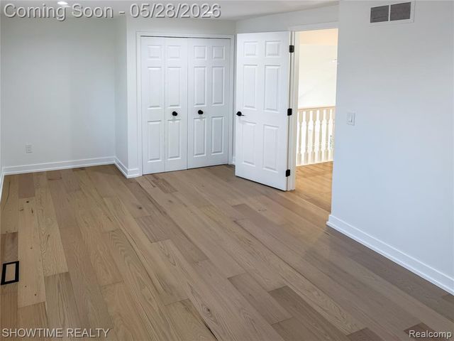 23010 Willowbrook Drive, Farmington, MI 48335