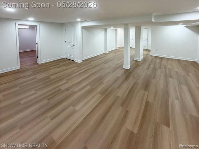 23010 Willowbrook Drive, Farmington, MI 48335