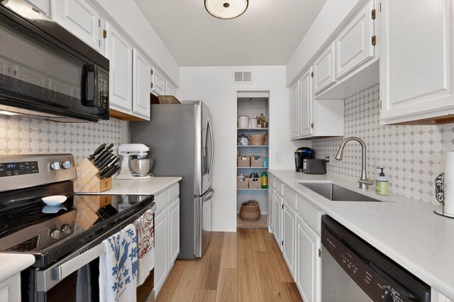 330 W Harwood Road D, Hurst, TX 76054