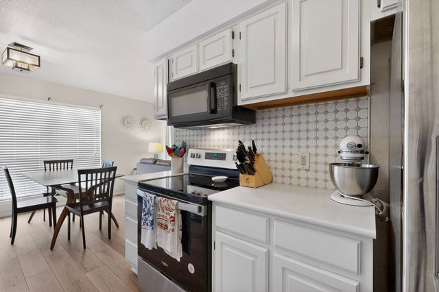 330 W Harwood Road D, Hurst, TX 76054