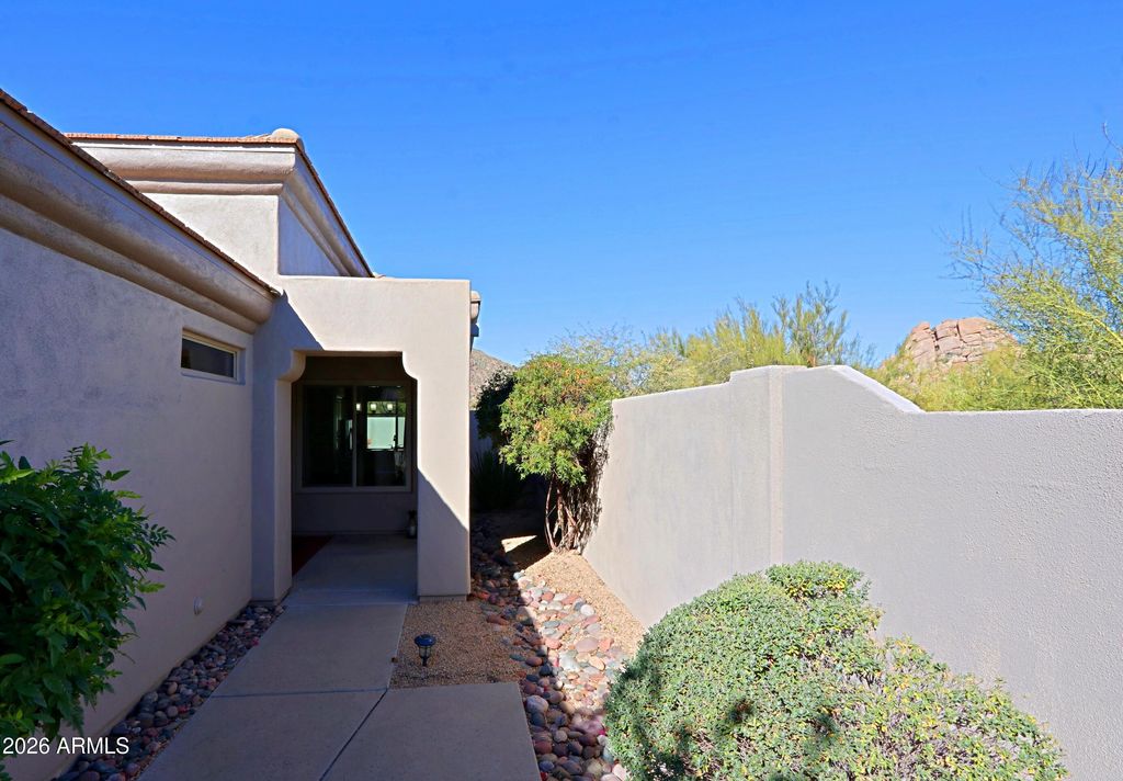 Image 7 of property listing at 7086 E Whispering Mesquite Trail, Scottsdale, AZ 85266