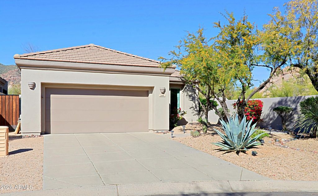 Image 8 of property listing at 7086 E Whispering Mesquite Trail, Scottsdale, AZ 85266