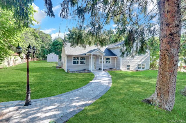 85 Hawthorne Street, Selden, NY 11784