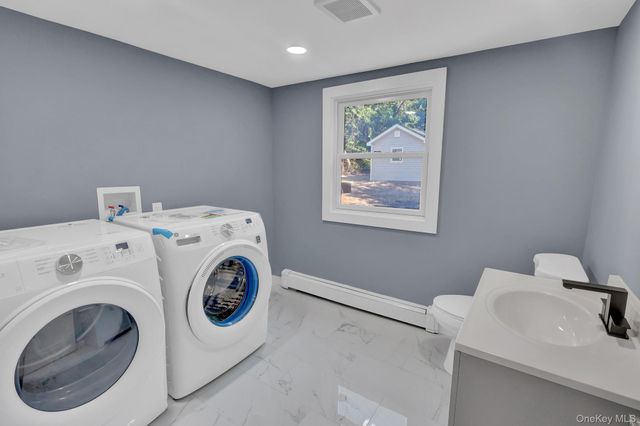 85 Hawthorne Street, Selden, NY 11784