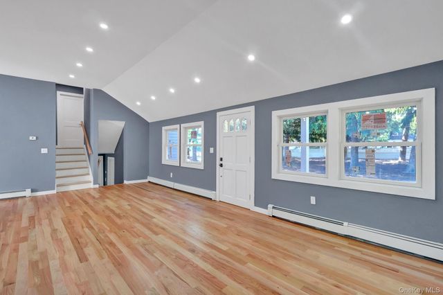 85 Hawthorne Street, Selden, NY 11784