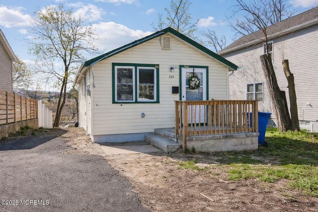 209 Hilltop Boulevard, Keyport, NJ 07735