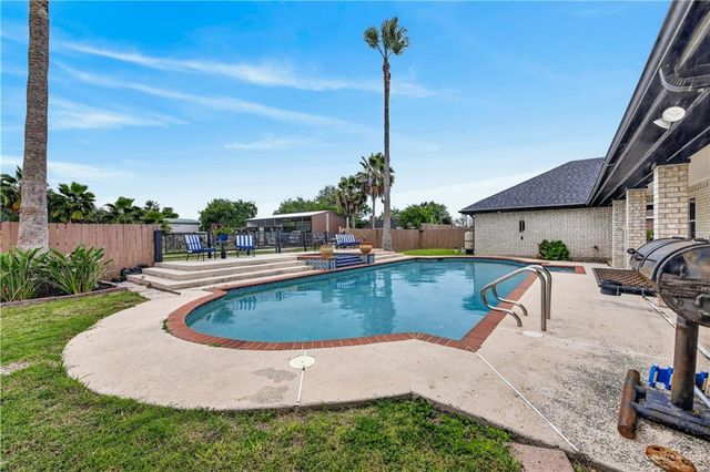 1622 Dr. Fernando Ortegon, Mission, TX 78572