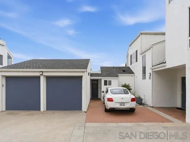 317 Arcaro Ln, Solana Beach, CA 92075