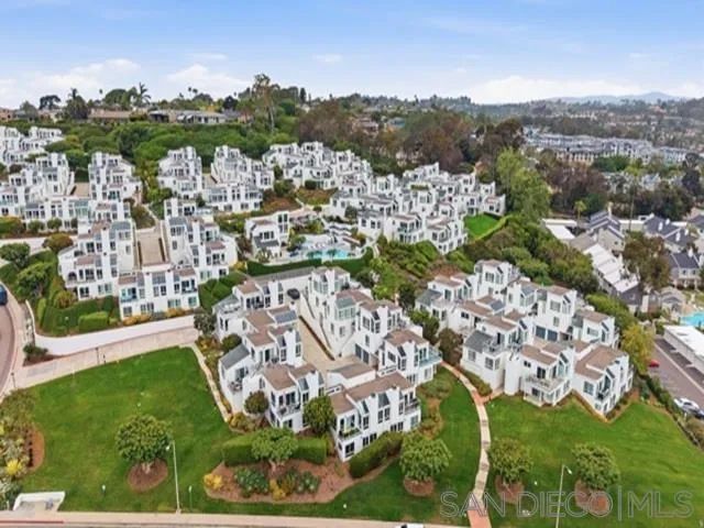 317 Arcaro Ln, Solana Beach, CA 92075