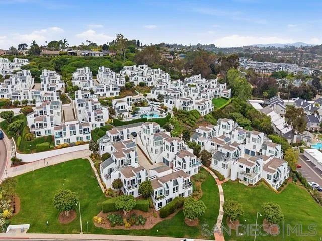 317 Arcaro Ln, Solana Beach, CA 92075
