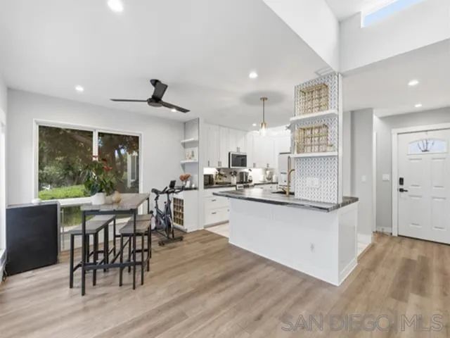 317 Arcaro Ln, Solana Beach, CA 92075