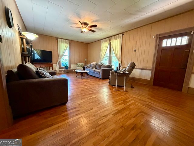312 N Line Street, Dexter, GA 31019