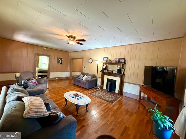 312 N Line Street, Dexter, GA 31019