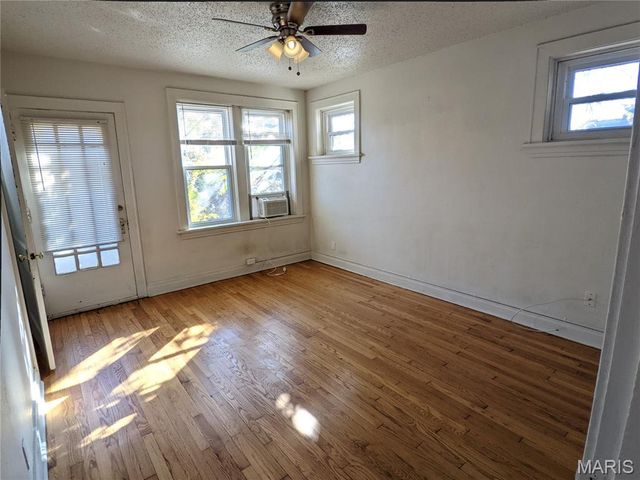 3161 Oregon Avenue, St Louis, MO 63118