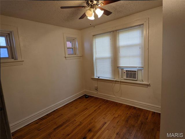 3161 Oregon Avenue, St Louis, MO 63118