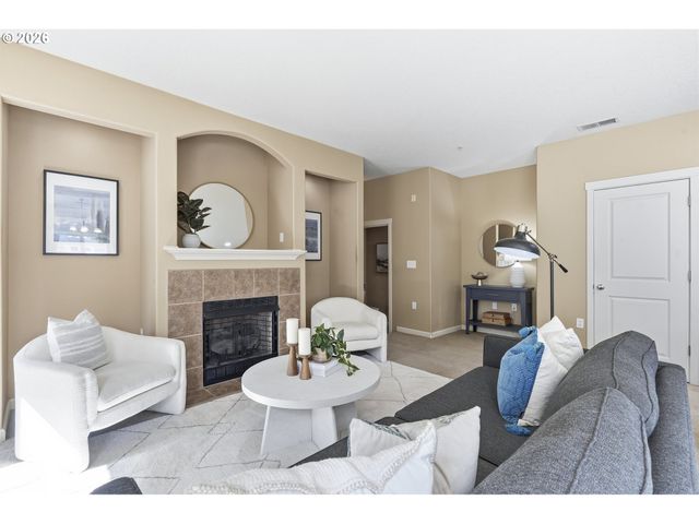 22856 Sw FOREST CREEK Dr 202, Sherwood, OR 97140
