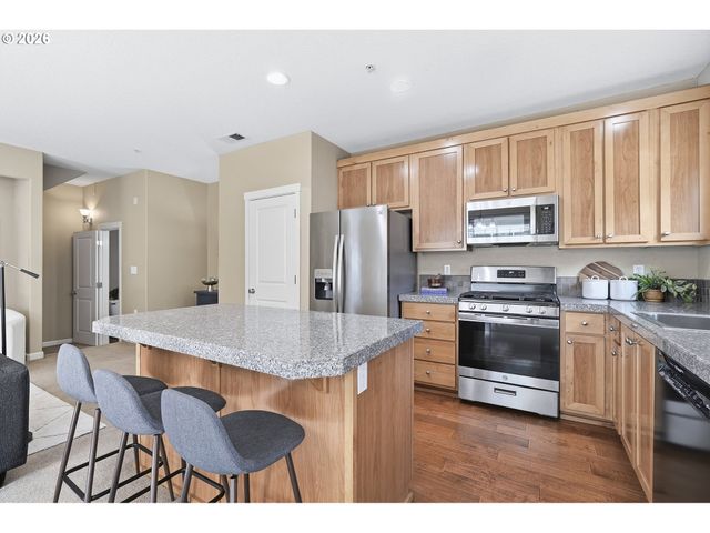 22856 Sw FOREST CREEK Dr 202, Sherwood, OR 97140