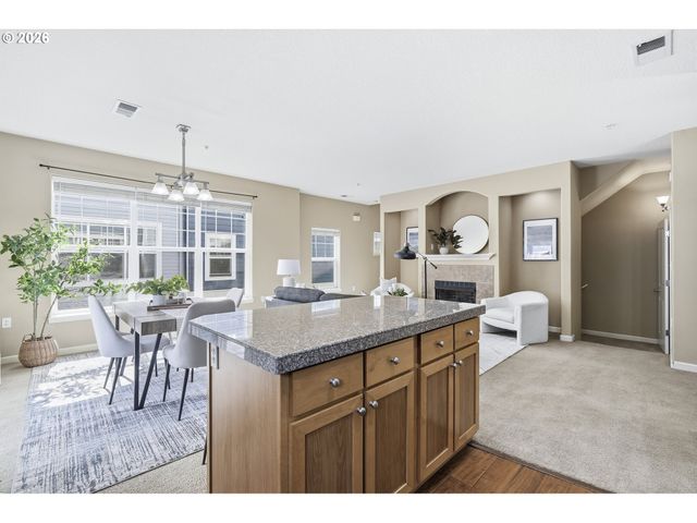 22856 Sw FOREST CREEK Dr 202, Sherwood, OR 97140