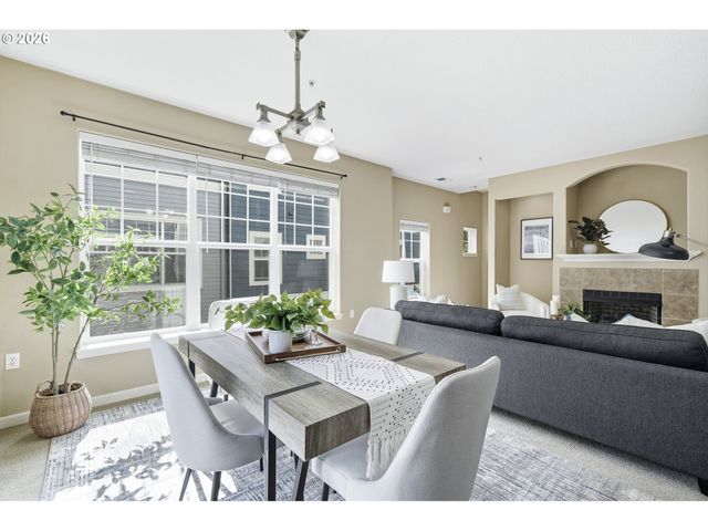22856 Sw FOREST CREEK Dr 202, Sherwood, OR 97140