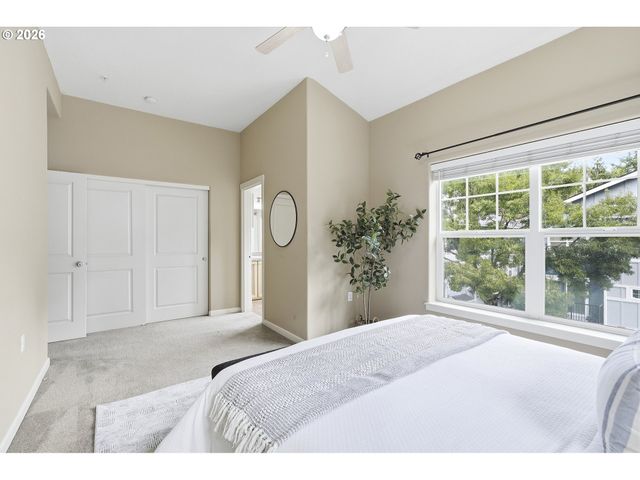 22856 Sw FOREST CREEK Dr 202, Sherwood, OR 97140
