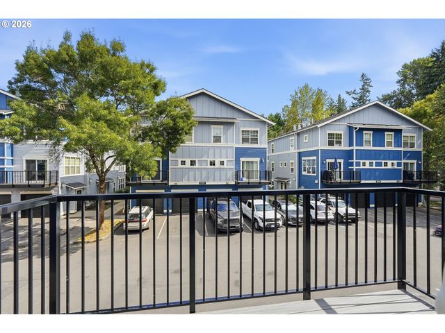 22856 Sw FOREST CREEK Dr 202, Sherwood, OR 97140