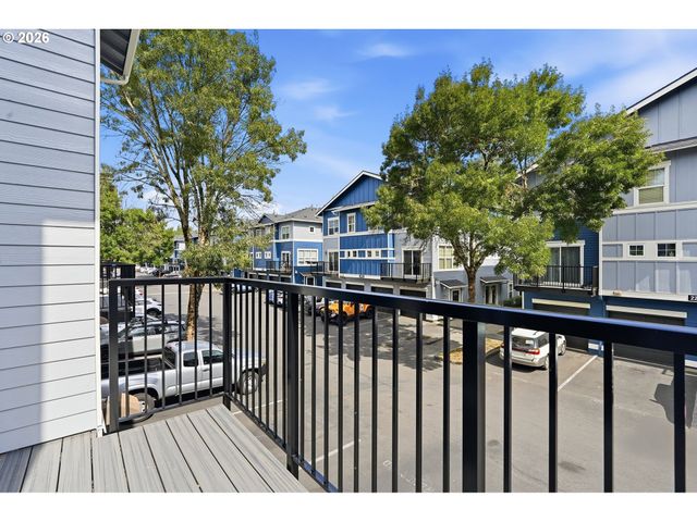 22856 Sw FOREST CREEK Dr 202, Sherwood, OR 97140
