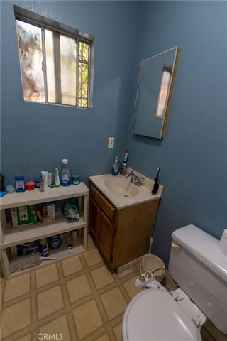 233 W 42nd 1, Los Angeles, CA 90037