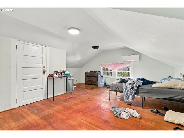 8270 Sw SORRENTO Rd, Beaverton, OR 97008