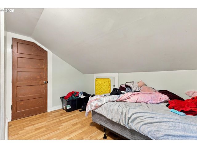 8270 Sw SORRENTO Rd, Beaverton, OR 97008