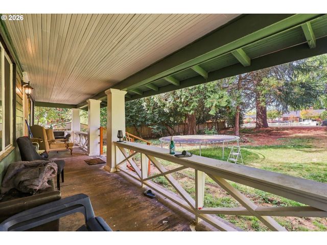 8270 Sw SORRENTO Rd, Beaverton, OR 97008
